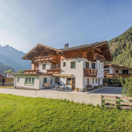 Апартаменты Flat With Sep Entrance On Ground Floor In Neustift Нойштифт-им-Штубайталь Экстерьер фото